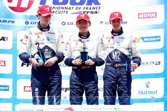 中国车手叶一飞在法国F4锦标赛登顶